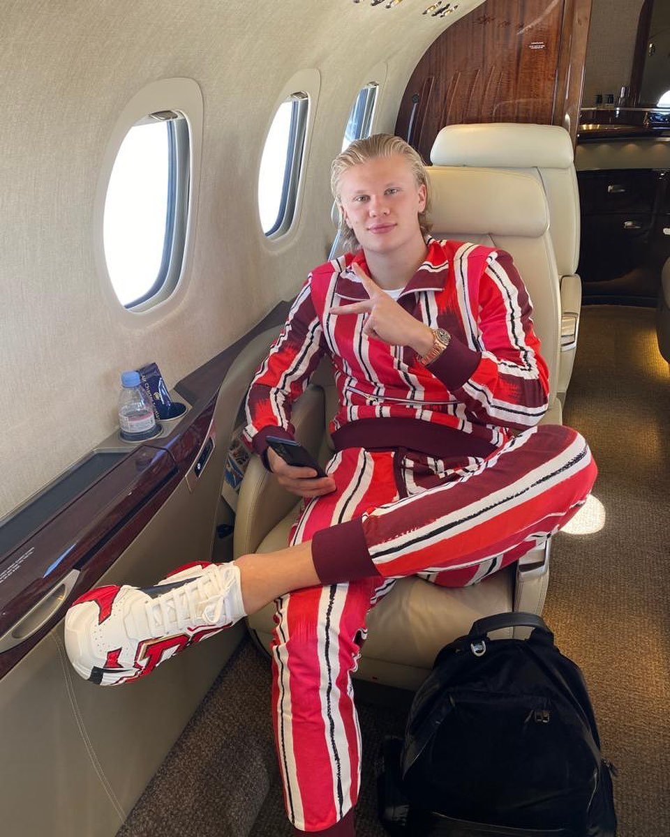 Erling Haaland takes private jet to Monaco in £1,200 Dolce   Gabbana  tracksuit and watches Grand Prix from yacht | The Sun